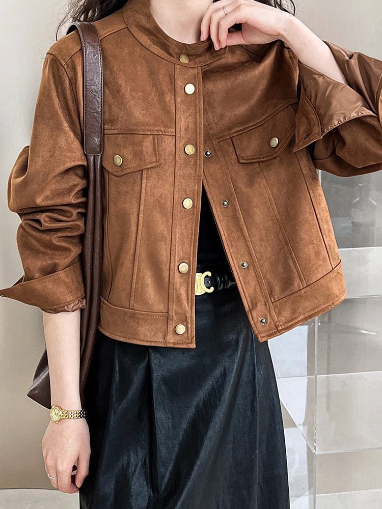 Veste courte marron en daim vue de face douceur