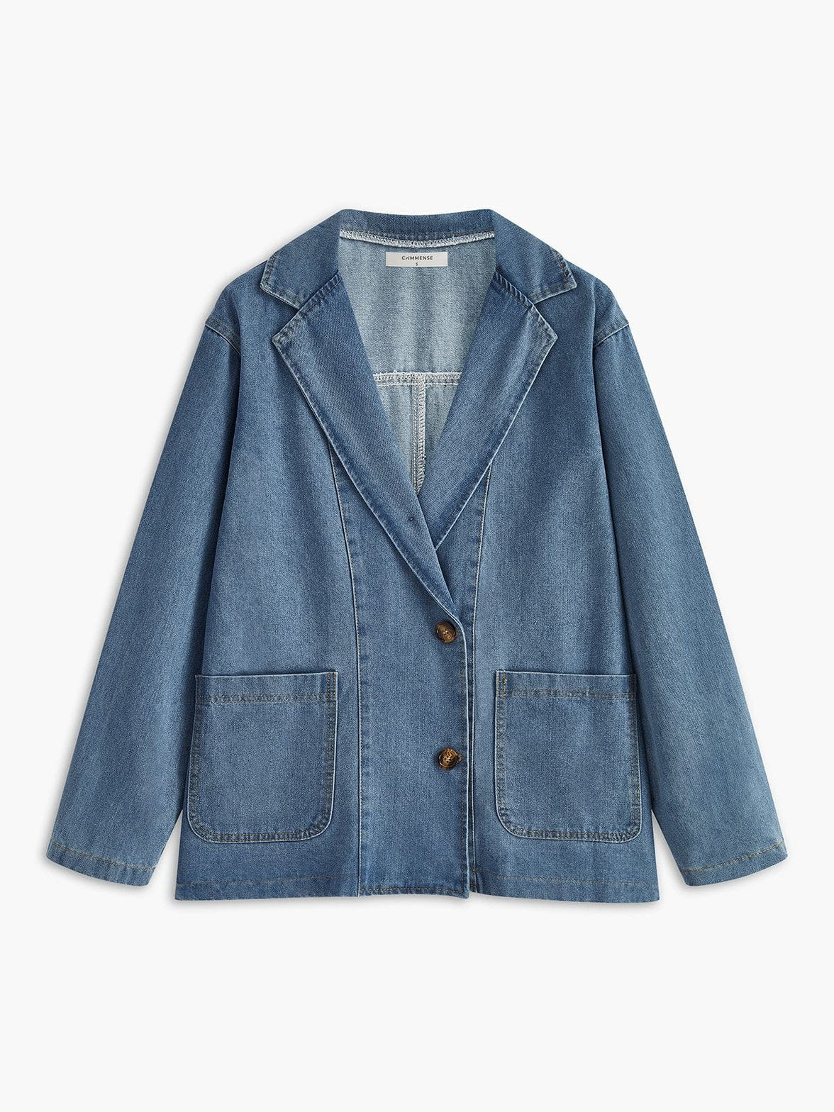 Veste en jean cargo décontractée vue de face soleil