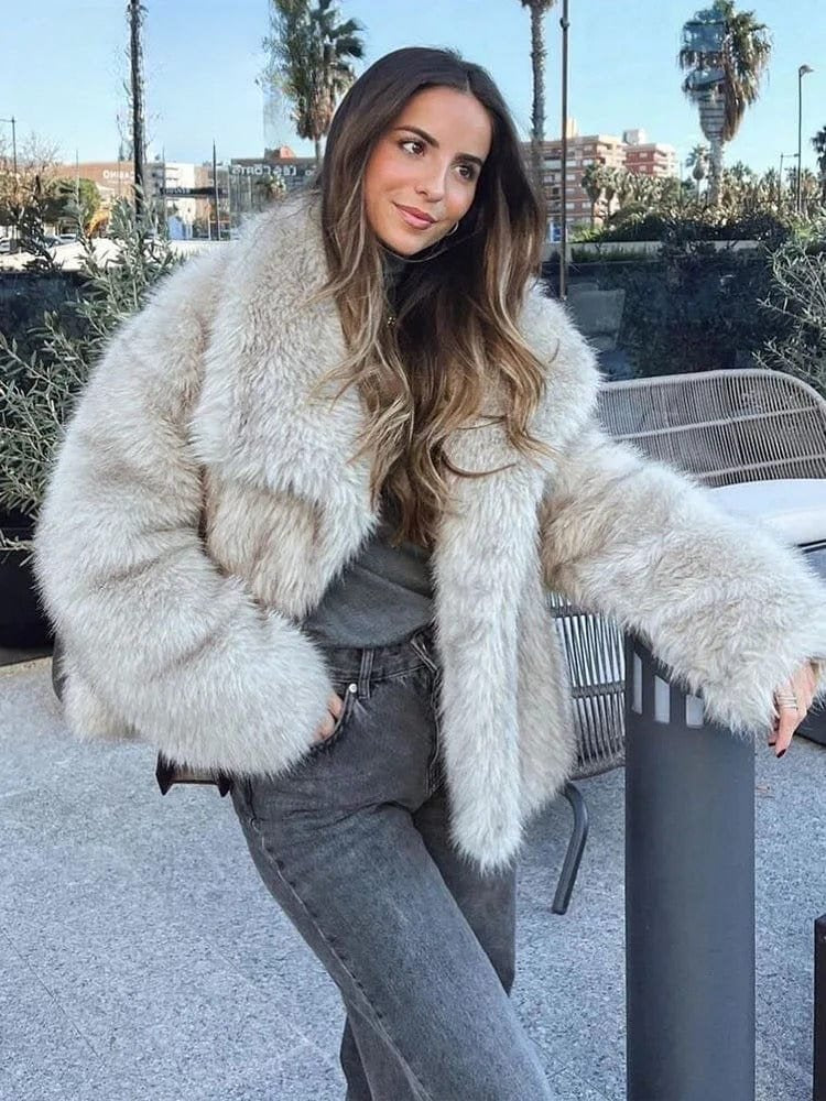 Veste fourrure blanche élégante douceur