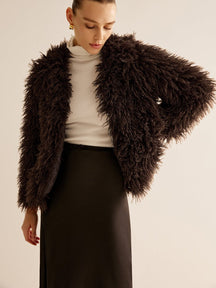 Veste fourrure synthétique marron vue de face soleil