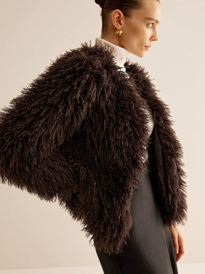 Veste fourrure synthétique marron portée pluie