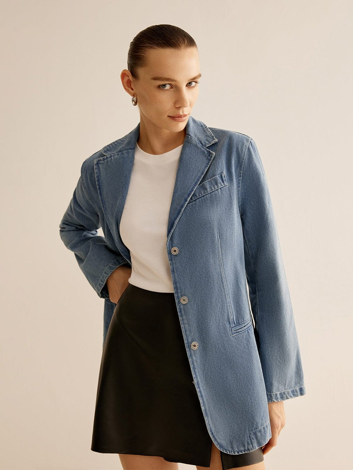 Veste en jean délavé détail poche lune