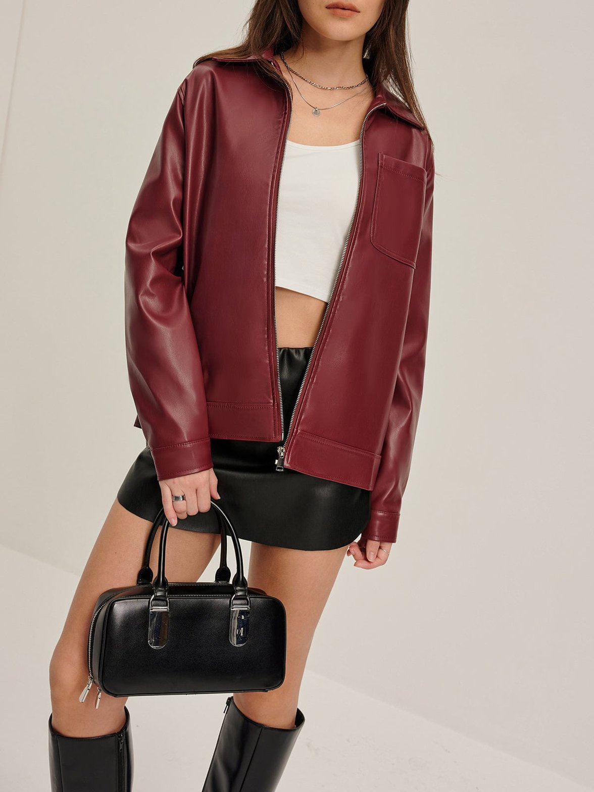 Veste simili cuir bordeaux stylée grâce