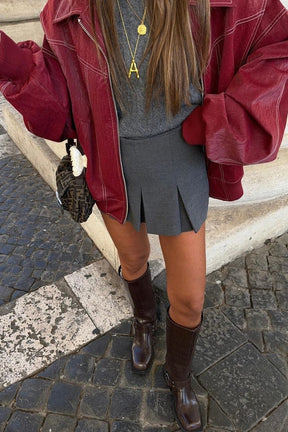 Veste bordeaux portée de profil - Perle