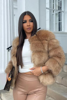 Veste fausse fourrure look complet grâce