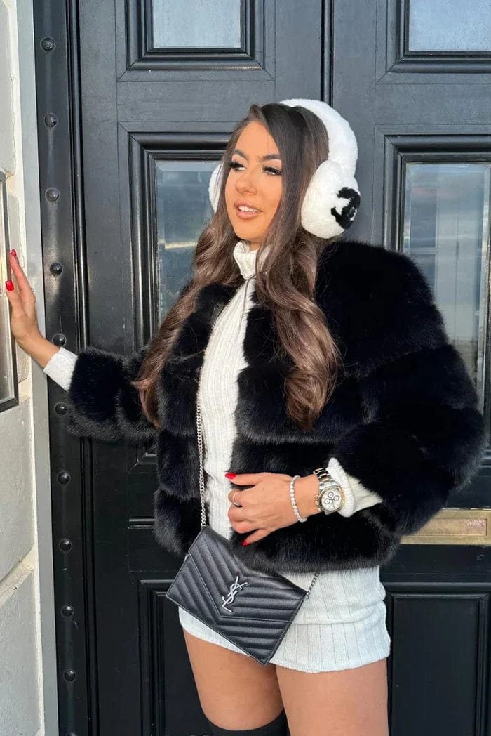 Détails coutures veste fausse fourrure luxe