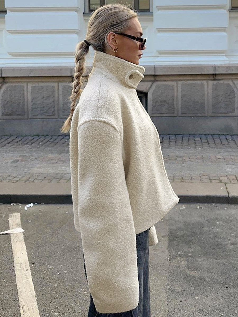 Veste polaire blanche portée décontracté cosy