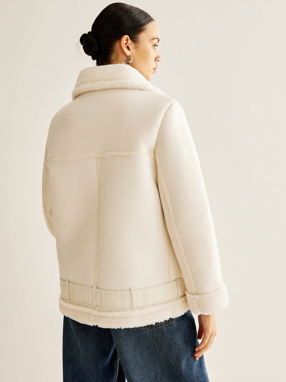 Veste asymétrique blanche vue portée style
