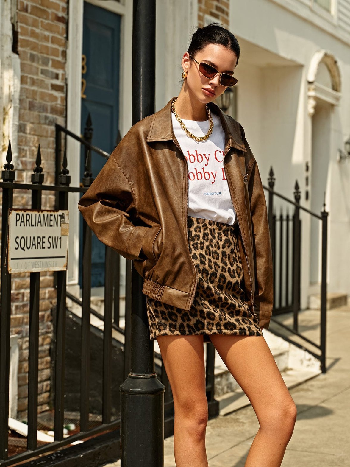 Veste marron en simili cuir style rétro vue de face - douceur