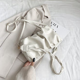 Sac à main blanc crème plissé jolieandjuliette avec bandoulière élégant minimaliste