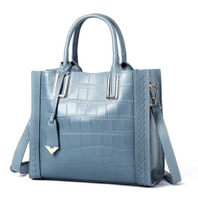 Sac à main cuir bleu ciel motif croco jolieandjuliette avec bandoulière et structure élégante