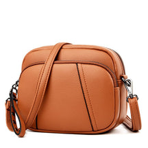 Sac bandoulière compact en cuir camel jolieandjuliette pour femme élégant