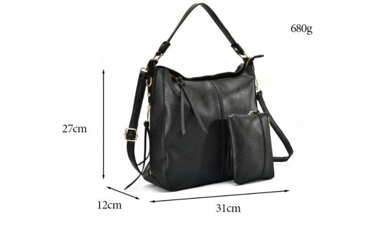 Sac hobo cuir noir jolieandjuliette avec bandoulière et pochette assortie, dimensions 31x27x12cm