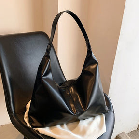 Sac hobo cuir noir large jolieandjuliette élégant spacieux femme moderne