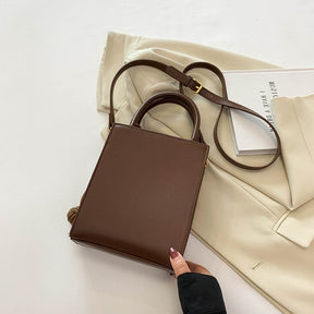 Sac à main bandoulière cuir marron jolieandjuliette minimaliste élégant femme