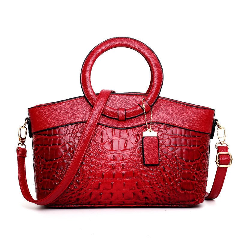 Sac à main cuir rouge motif crocodile jolieandjuliette avec bandoulière amovible élégant