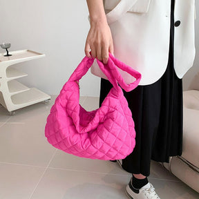 Sac matelassé rose vif jolieandjuliette style hobo tendance femme moderne