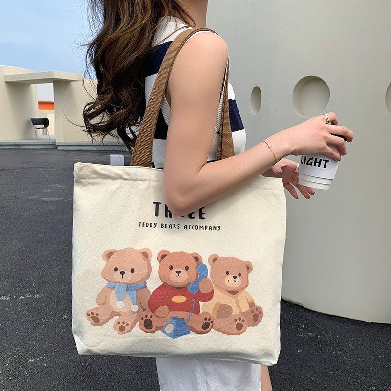 Sac tote jolieandjuliette en canvas beige avec motif trois oursons peluche mignon