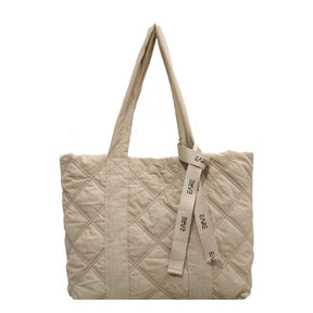 Sac tote matelassé beige Jolie and Juliette avec bandoulière amovible et motif losange