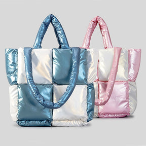 Sacs matelassés brillants jolieandjuliette bleu et rose avec blanc, style fourre-tout tendance