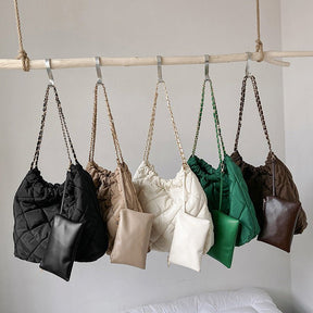 Collection sacs matelassés jolieandjuliette avec chaînes en noir, beige, blanc, vert et marron