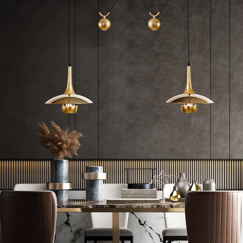 Suspension Luminaire Chromée Moderne - Élégance Minimaliste et Installation Facile