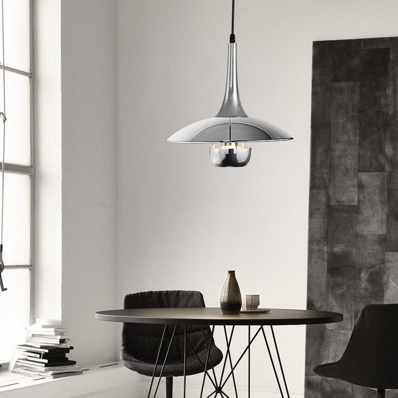 Suspension Luminaire Chromée Moderne - Élégance Minimaliste et Installation Facile