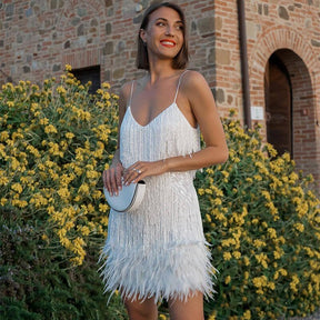 Robe à Paillettes et Plumes - Élégance et Glamour pour Soirées Spéciales