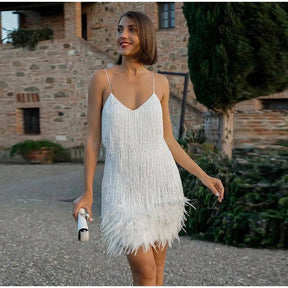 Robe à Paillettes et Plumes - Élégance et Glamour pour Soirées Spéciales