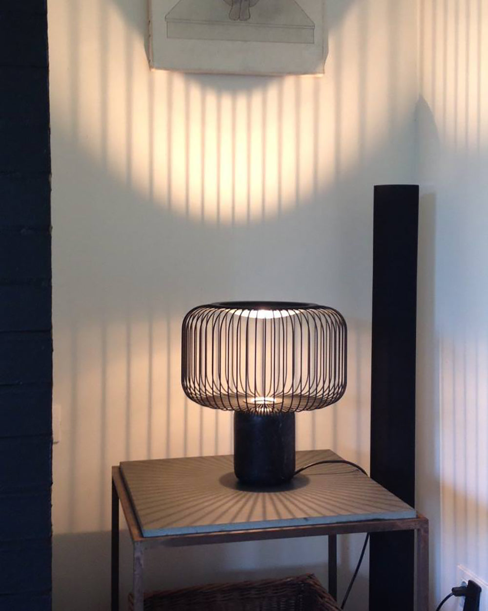 Lampe de Table Élégante - Base en Marbre et Éclairage Subtil