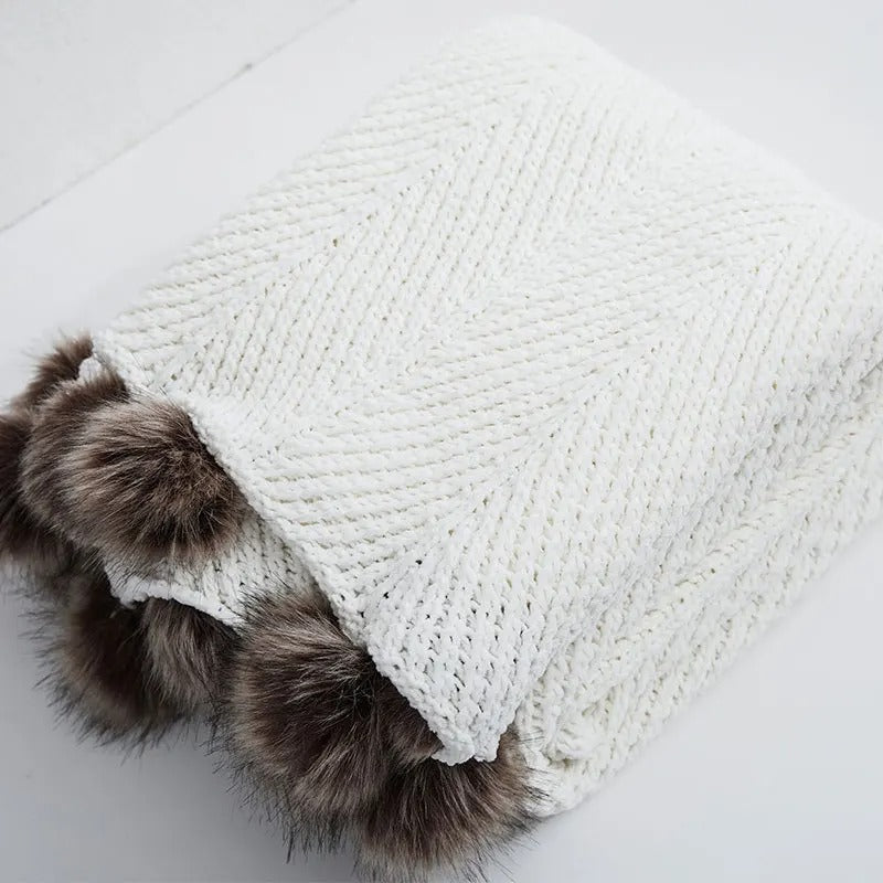 Couverture en Chenille Douce avec Pompons - Confort et Style pour Nuits Froides