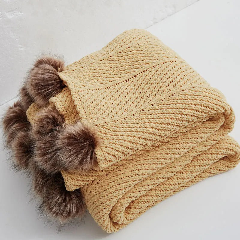 Couverture en Chenille Douce avec Pompons - Confort et Style pour Nuits Froides