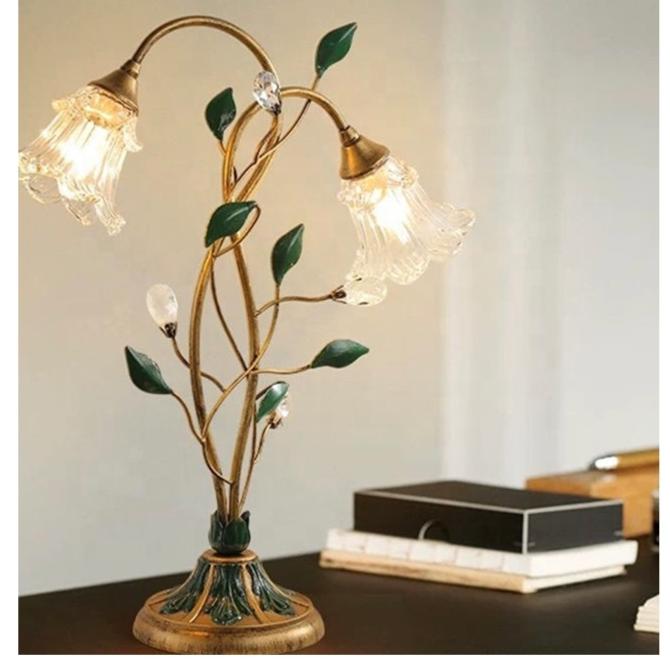 Lampe de Table Florale - Élégance Vintage et Charme Français