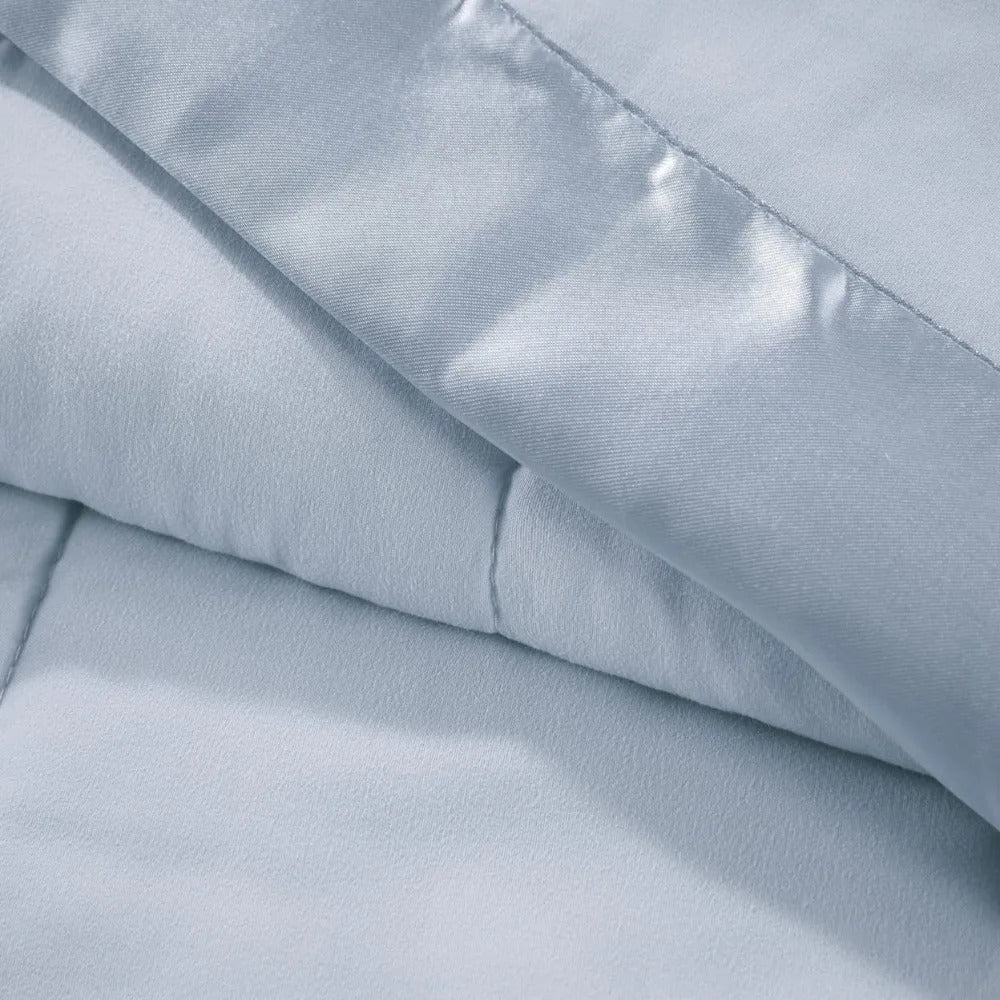 Couverture Légère en Satin - Luxe et Confort pour Toutes les Saisons