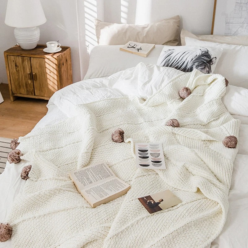 Couverture en Chenille Douce avec Pompons - Confort et Style pour Nuits Froides