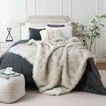 Couverture en Faux Fourrure Luxe - Douceur et Élégance pour Votre Intérieur