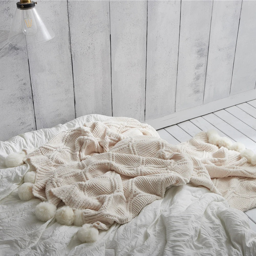 Couverture en Chenille Douce avec Pompons - Confort et Style pour Nuits Froides