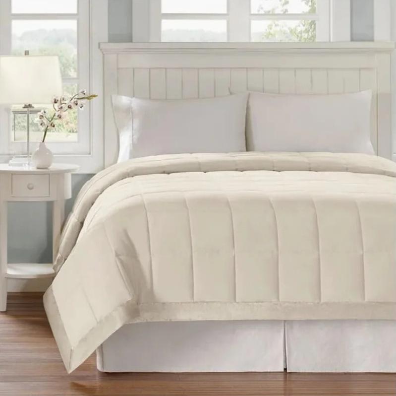 Couverture Légère en Satin - Luxe et Confort pour Toutes les Saisons