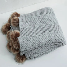 Couverture en Chenille Douce avec Pompons - Confort et Style pour Nuits Froides