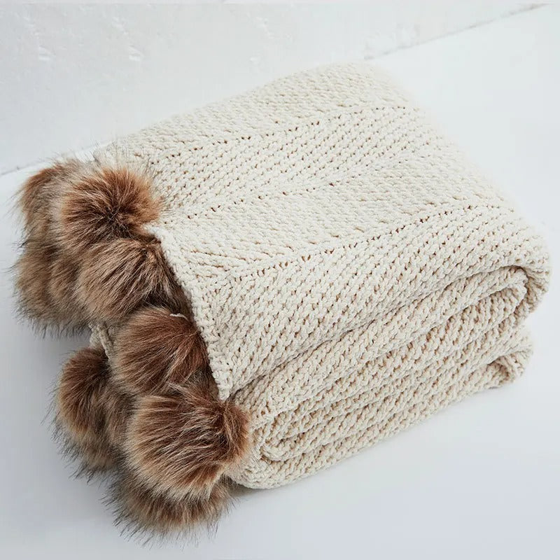 Couverture en Chenille Douce avec Pompons - Confort et Style pour Nuits Froides