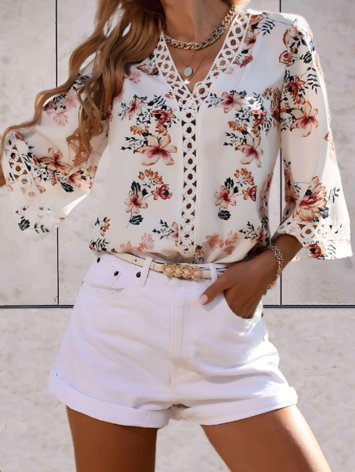 Blouse Femme Florale Légère - Col en V Flatteur et Chic