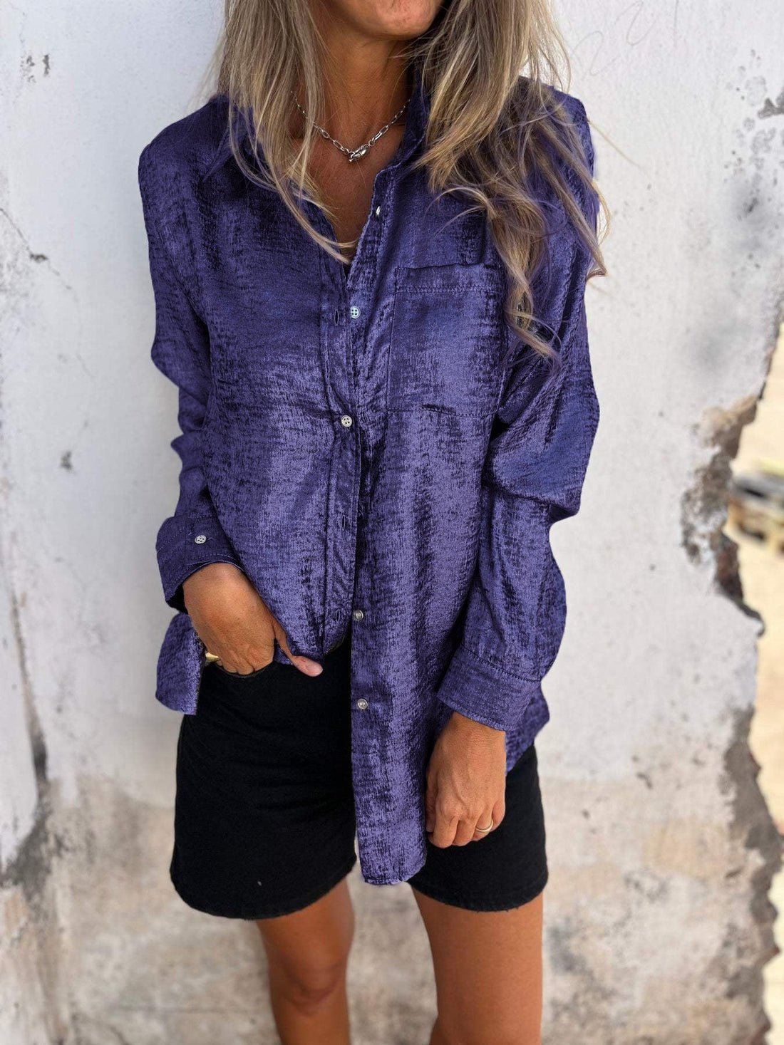 Chemise Métallique Femme - Finition Brillante et Confort Optimal