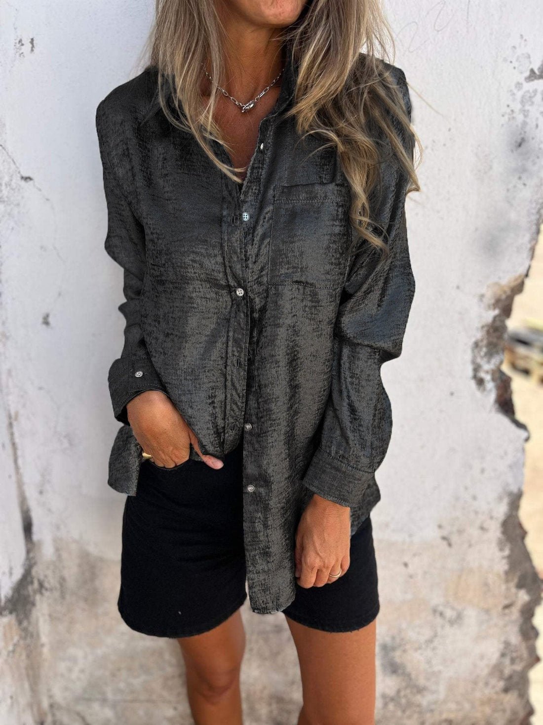 Chemise Métallique Femme - Finition Brillante et Confort Optimal
