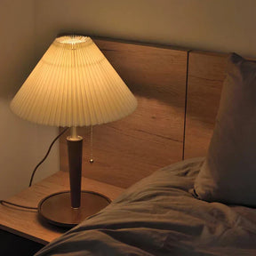 Lampe en Bois Plissé - Éclairage Chaud et Accueillant