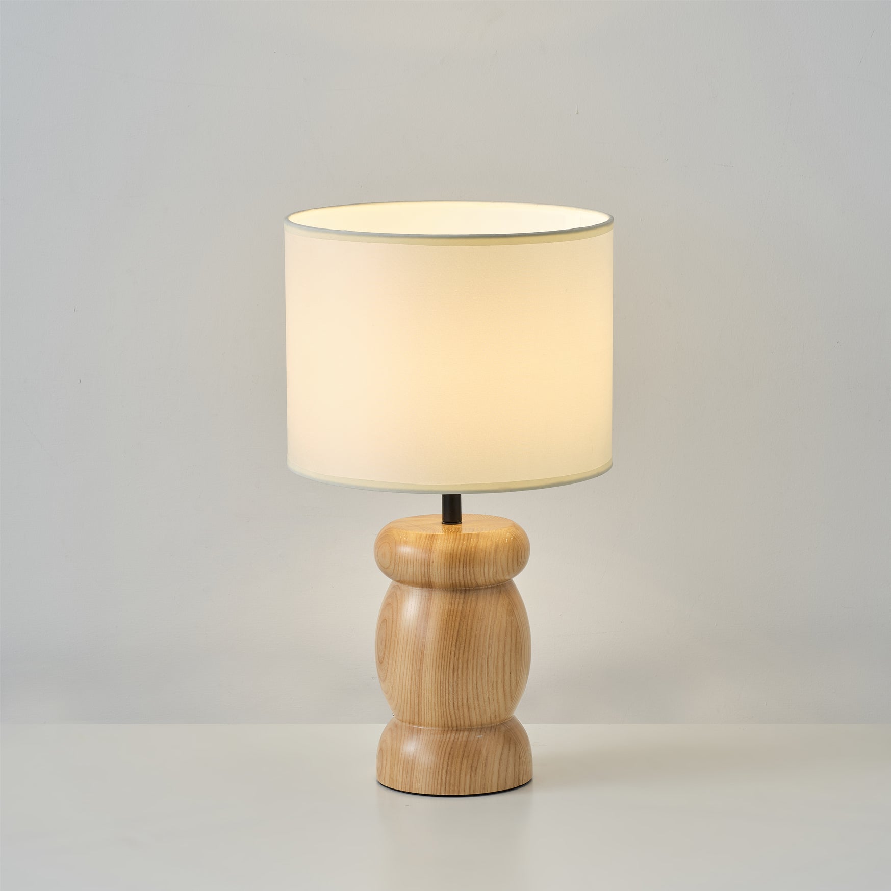 Lampe de Table en Bois - Design Élégant avec Éclairage Chaleureux