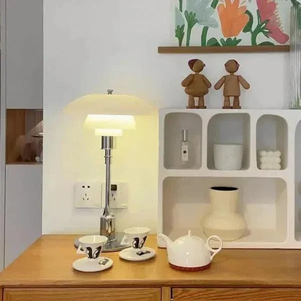 Lampe en Métal Élégante - Éclairage Doux et Glamour pour Intérieur