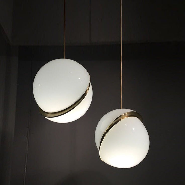 Suspension Contemporaine en PVC - Éclairage Élégant et Polyvalent