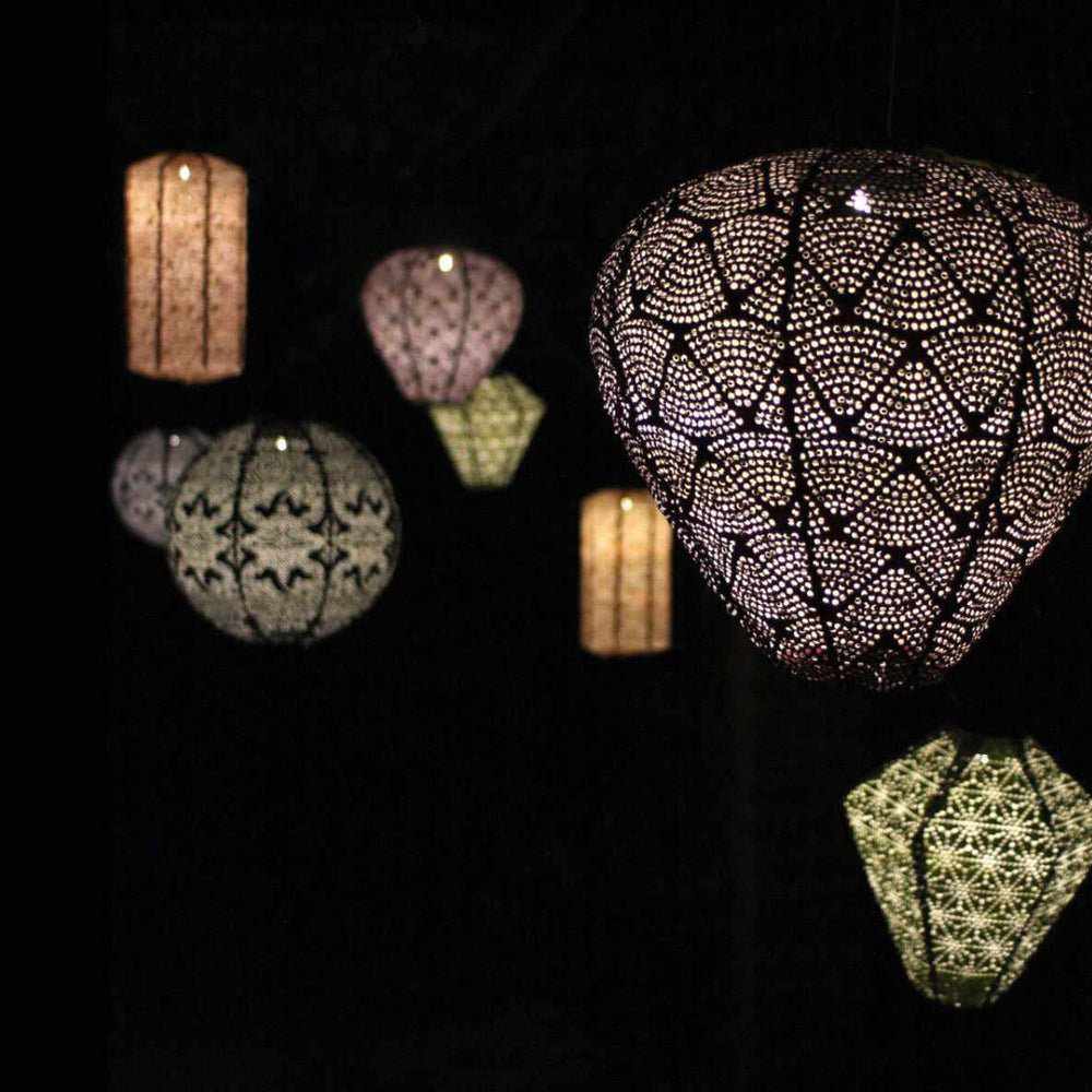 Lanterne Solaire Décorative pour Jardin - Ambiance Chaleureuse et Écologique