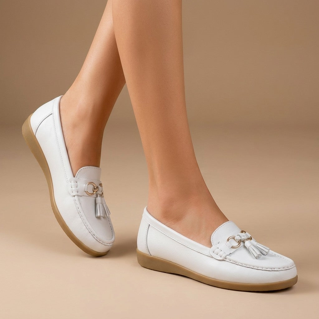 Penny loafers en cuir femme avec pompons décoratifs style intemporel