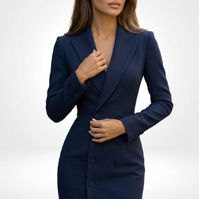 Robe midi taillée revers structuré silhouette ajustée élégante femme